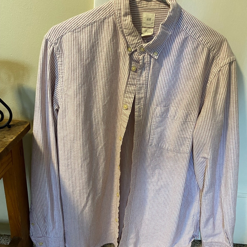 H&M Men’s Regular Fit Size L check button down.